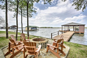 Malakoff Home with Deck and Fire Pit Cedar Creek Lake